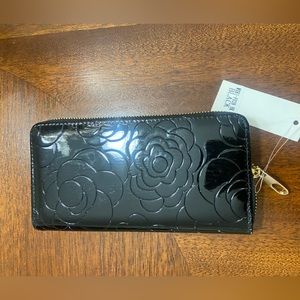 Black fashion wallet
